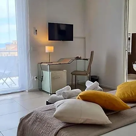 Alojamento de Acomodação e Pequeno-almoço Location10 4*